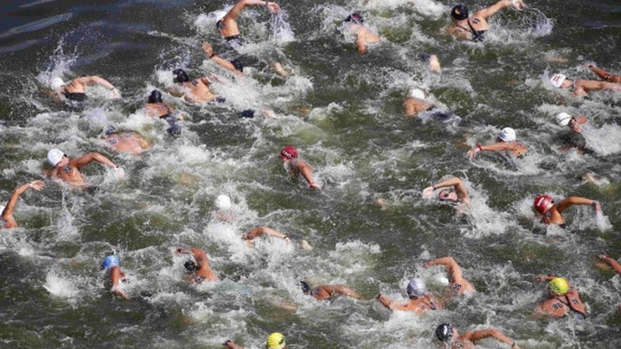 Menyaksikan serunya lomba renang 10 km arungi lautan
