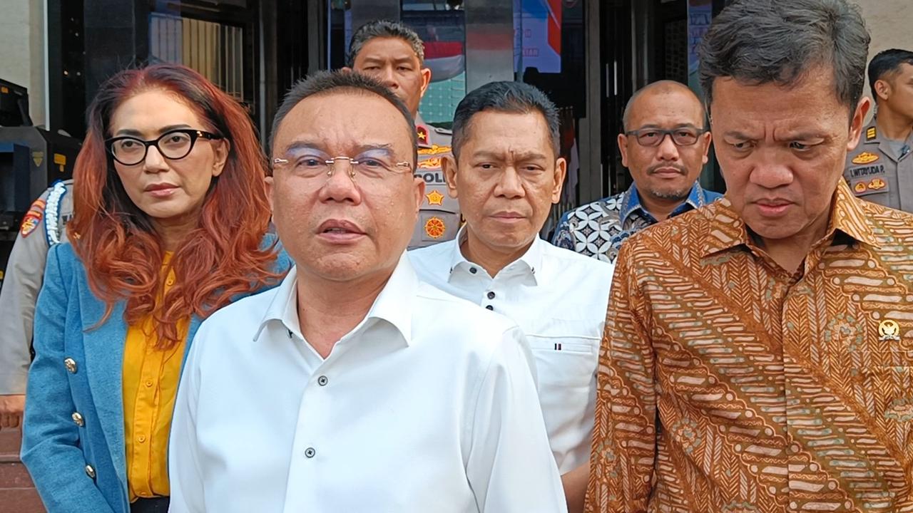 Sambangi Polda Metro, Pimpinan DPR Dasco Minta Demonstran yang Diamankan Dibebaskan
