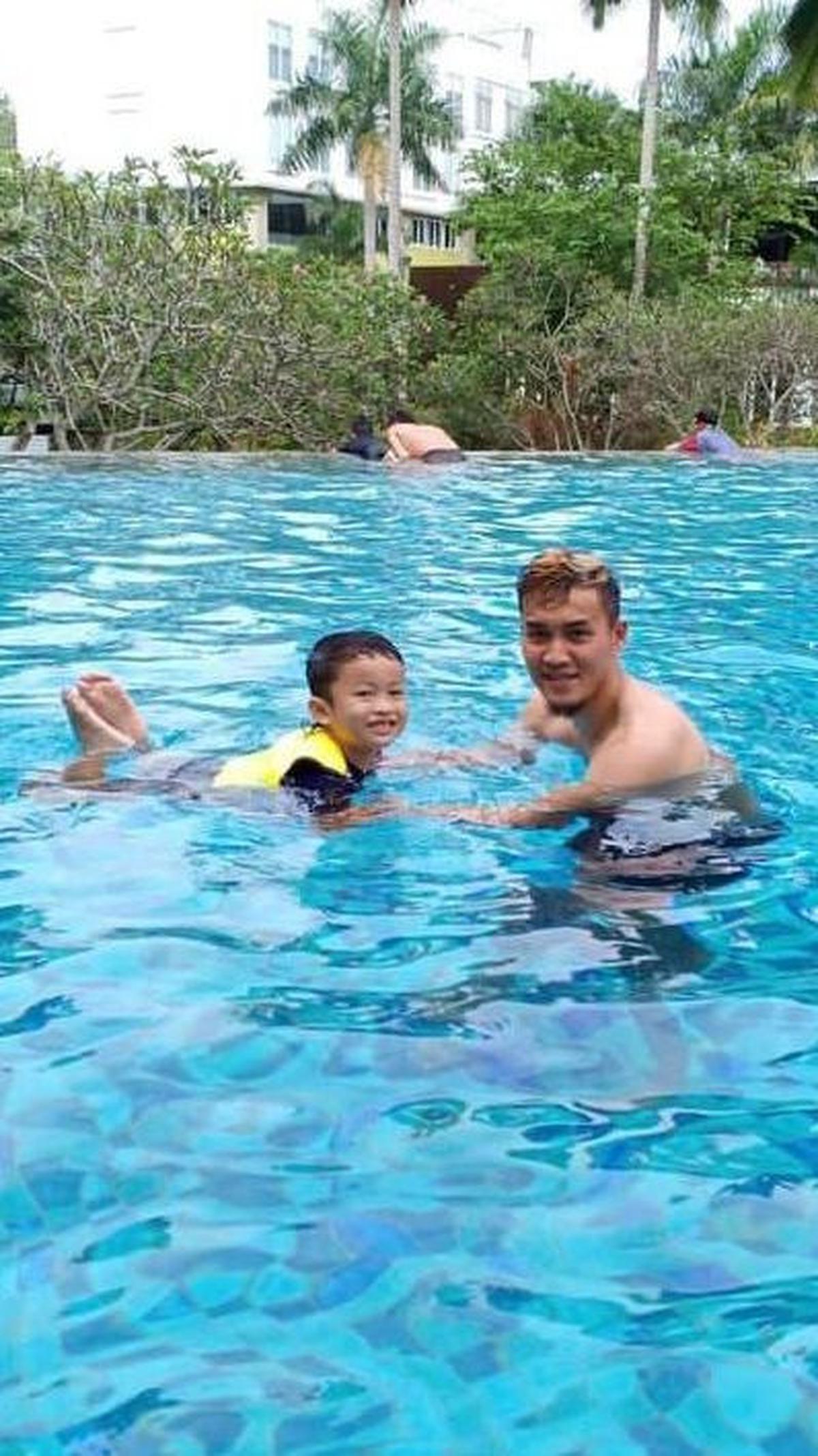 Berlatih Renang Sejak Usia 4 Tahun