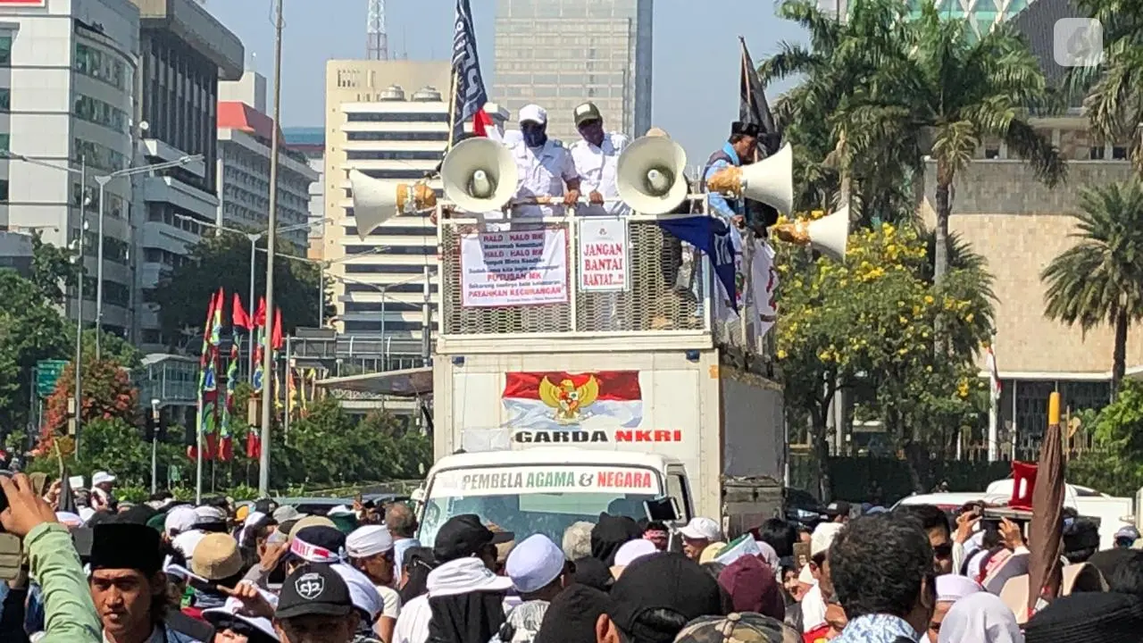 Demonstrasi jelang sidang putusan sengketa Pilpres 2019 di MK.