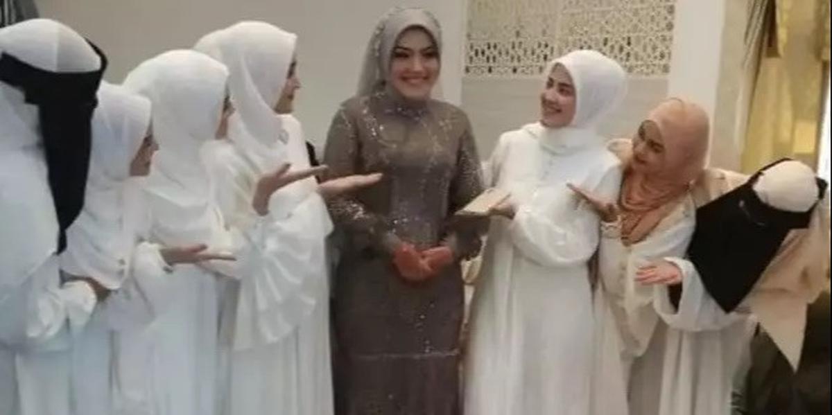 Pernikahan Digelar Sederhana