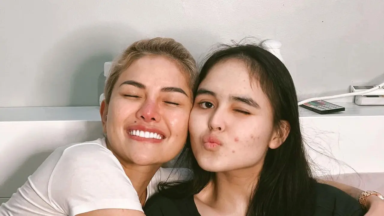 Nikita Mirzani dan Laura Anna. (Foto: Instagram @nikitamirzanimawardi_172)