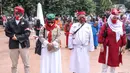 Sejumlah peserta saat mengikuti deklarasi Koalisi Aksi Menyelamatkan Indonesia (KAMI) di Tugu Proklamasi, Jakarta, Selasa (18/8/2020). Dalam deklarasi ini sejumlah tokoh  hadir dan ikut menjadi deklarator maklumat menyelamatkan Indonesia. (Liputan6.com/Faizal Fanani)