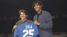 Nomor punggung adalah identitas unik untuk seorang pesepak bola. Atas dasar penghormatan kepada pemain, nomor punggung dapat dipensiunkan alias tidak akan dipakai lagi oleh klub di masa datang. Berikut 5 nomor punggung yang dipensiunkan di Liga Inggris. (Foto: premierleague.com)