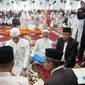 Tidak melalui proses pacaran seperti kebanyakan. Tommy dan Lisya menjalani taaruf. Keduanya meresmikan hubungannya pada Minggu (18/2/2018) di Masjid Baiturrahman, Aceh. (Instagram/tommykurniawann)