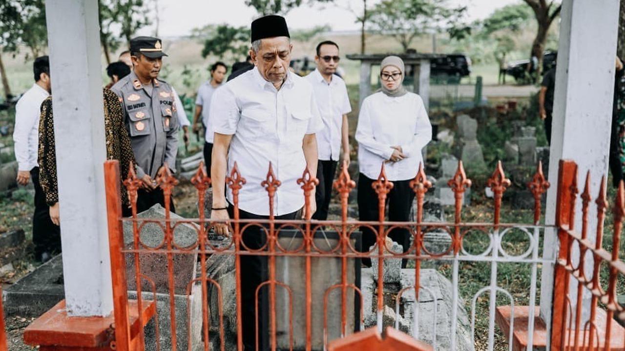 Wamensos Agus Jabo Ziarah ke Makam Aktivis Buruh Marsinah