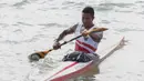 Atlet canoe Indonesia, Maizir Ryondra, saat beraksi pada nomor 1000 meter SEA Games 2019 di Subic, Filipina, Jumat (6/12). Dirinya berhasil meraih medali emas dengan catatan waktu 3 menit 55,841 detik. (Bola.com/M Iqbal Ichsan)