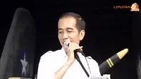Nonton Metallica, Jokowi: <i>Headbanging</i> Ndak Mungkin