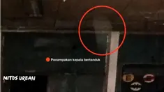 Sebuah rumah kosong yang dahulu merupakan tempat billiard, kini menjadi angker. Dari informasi warga, banyak sosok gaib yang sering menampakkan diri di tempat itu. 