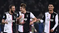 Trio Juventus, Cristiano Ronaldo (kanan), Paulo Dybala (tengah), dan Gonzalo Higuain. (AFP/Marco Bertorello)