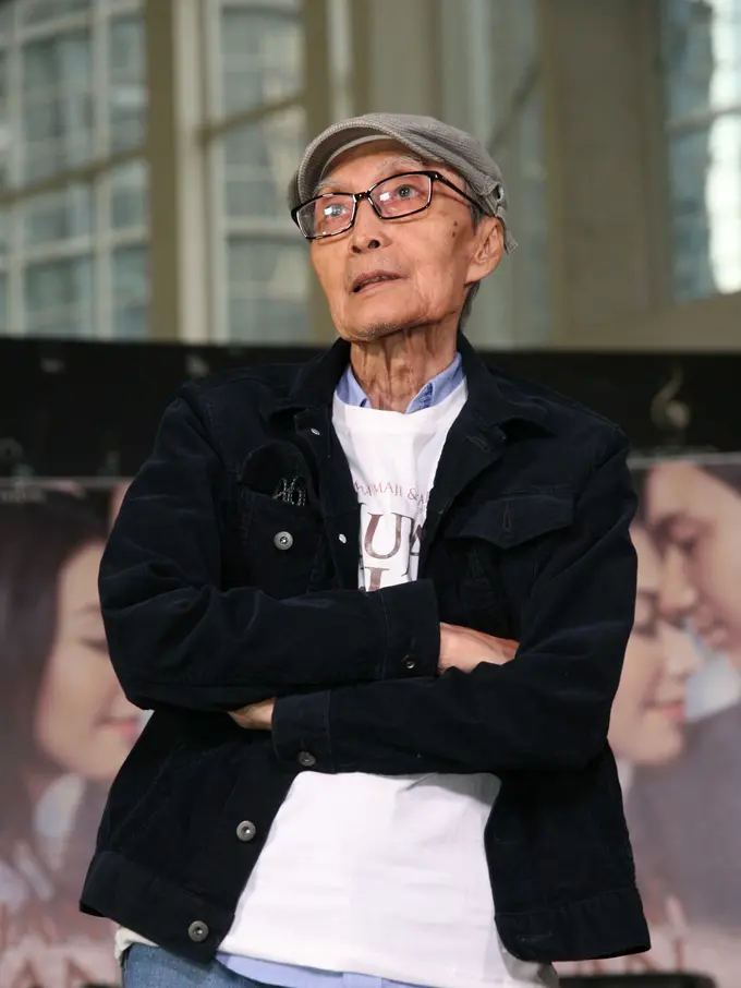 [Bintang] Sapardi Djoko Damono di Hujan Bulan Juni