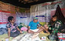 Perkuat Pelayanan Kesehatan, Satgas Yonif 511/DY Jangkau Warga Pedalaman Papua