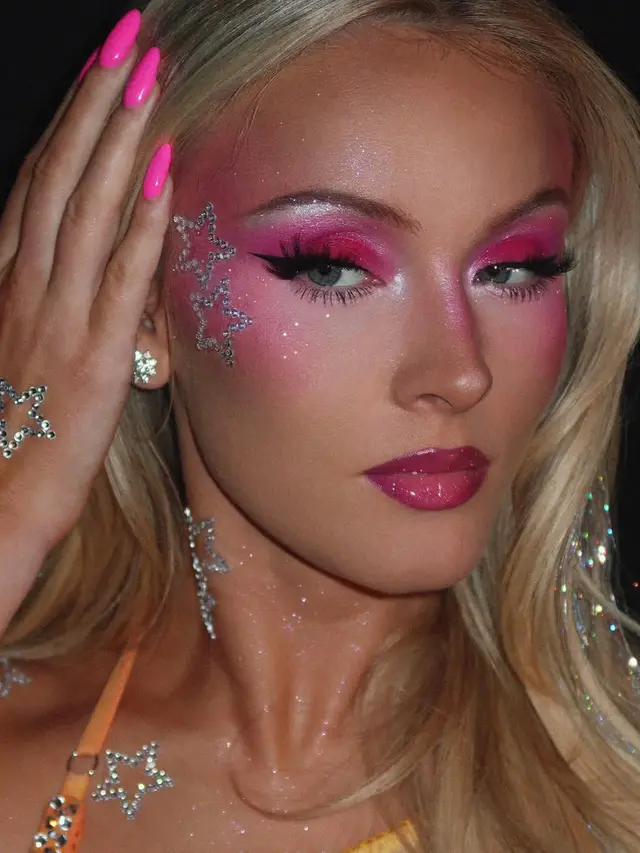 Bye Bye Minimalis, Makeup Maksimalis Diprediksi Jadi Tren 2026