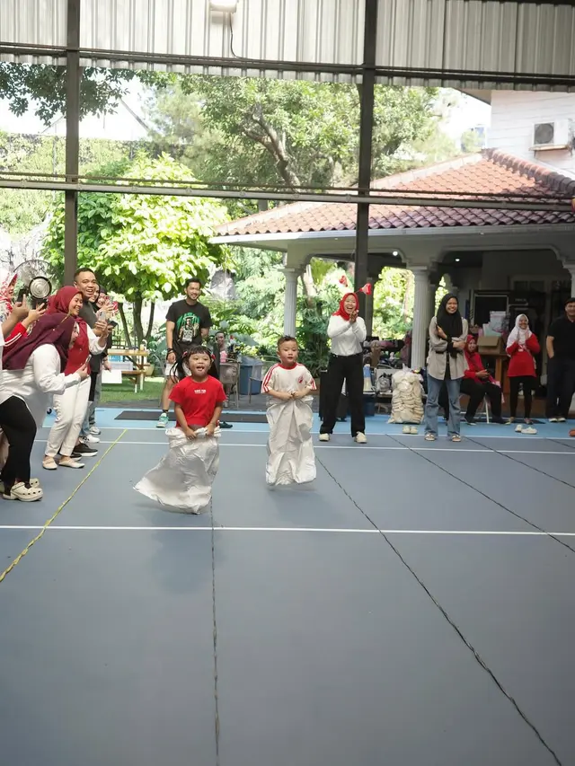 Potret Ameena dan Rayyanza Lomba Peringati Kemerdekaan HUT RI ke-80/Instagram @aurelie.hermansyah