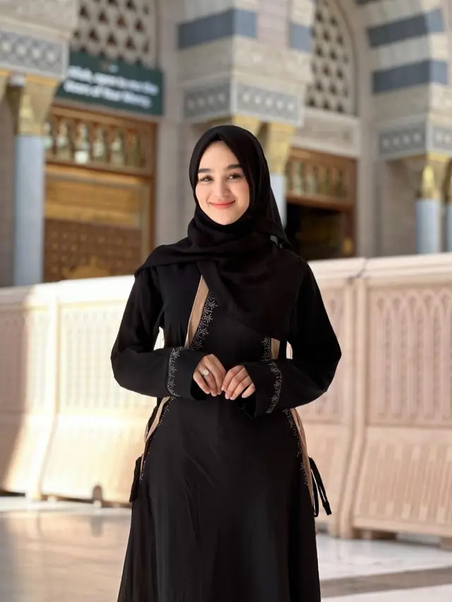 Potret Glamor Hana Hanifah (credit: https://www.instagram.com/hanaaaast/).