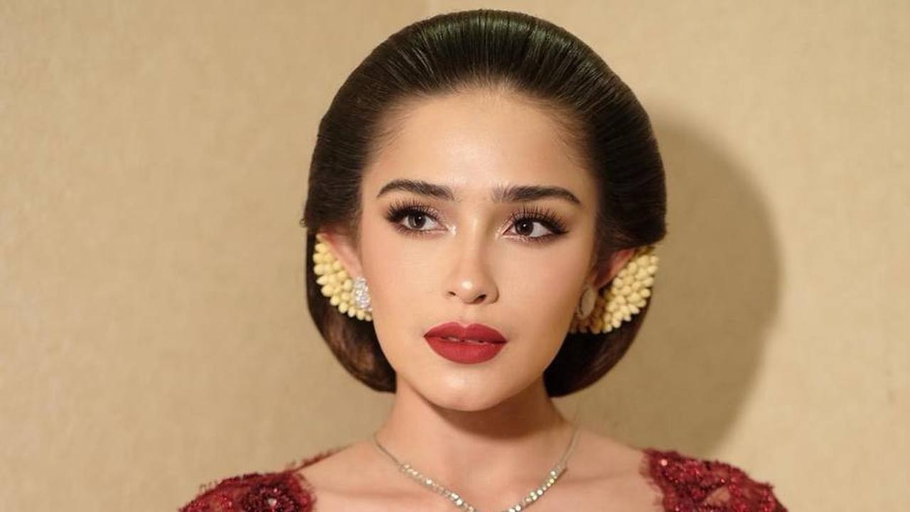 Tiga Anaknya Berwajah Bule, Berikut Foto Keluarga Visual Yasmine Wildblood dan Abi Yapto yang Beda 18 Tahun