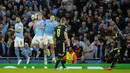 <p>Manchester City melaju ke final dengan menang agregat 5-1. (AP Photo/Jon Super)</p>