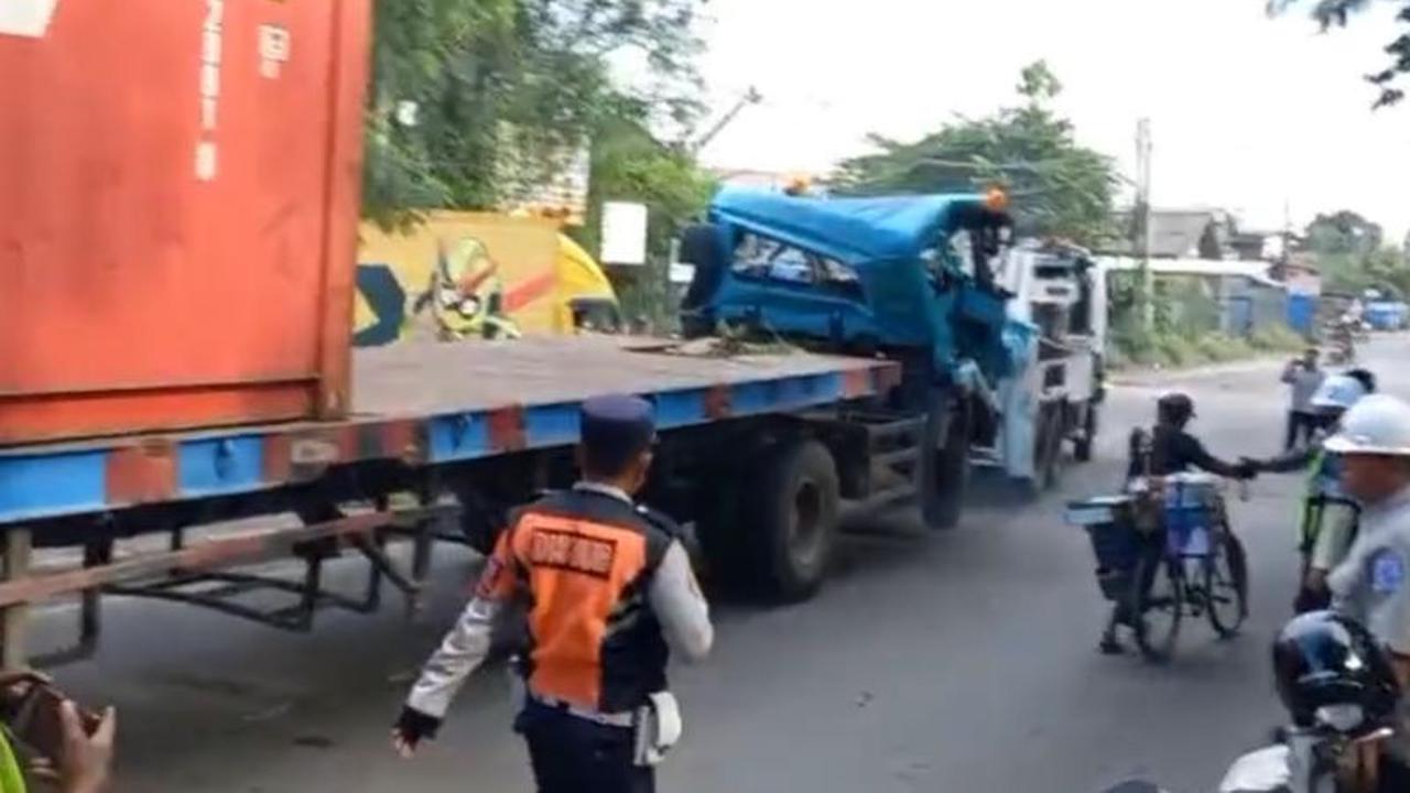 Kecelakaan Truk Trailer Lumpuhkan Akses Pelabuhan Tanjung Priok, Arus Lalin Sempat Macet Parah