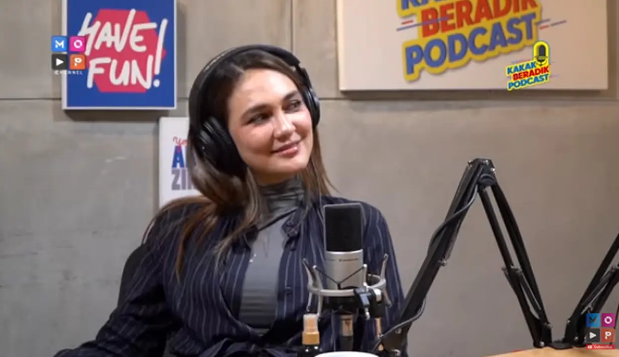 Luna Maya (Youtube/MOP Channel)
