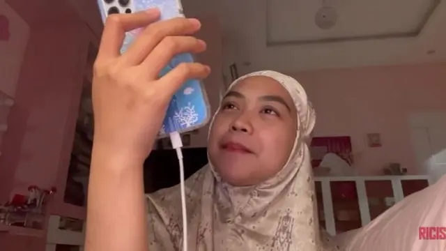 6 Momen Ria Ricis Beri Kejutan Ulang Tahun Teuku Ryan, Tepat Tengah Malam