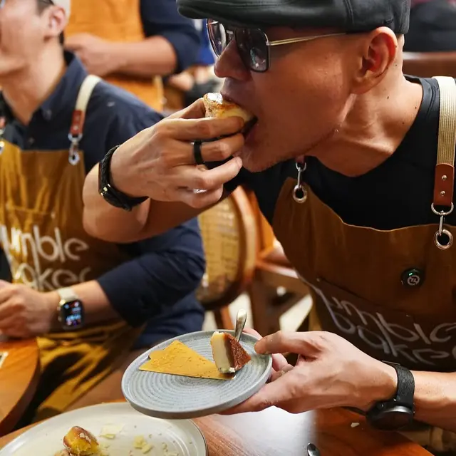 Grand Opening Bakery Milik Deddy Corbuzier