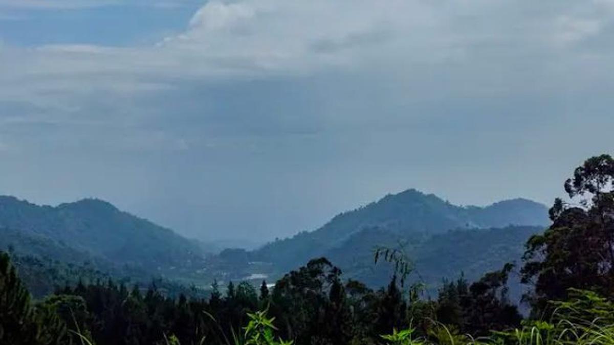 6 Fakta Menarik Gunung Tanjaknangsi di Tasikmalaya yang Masih Jarang Pendaki
