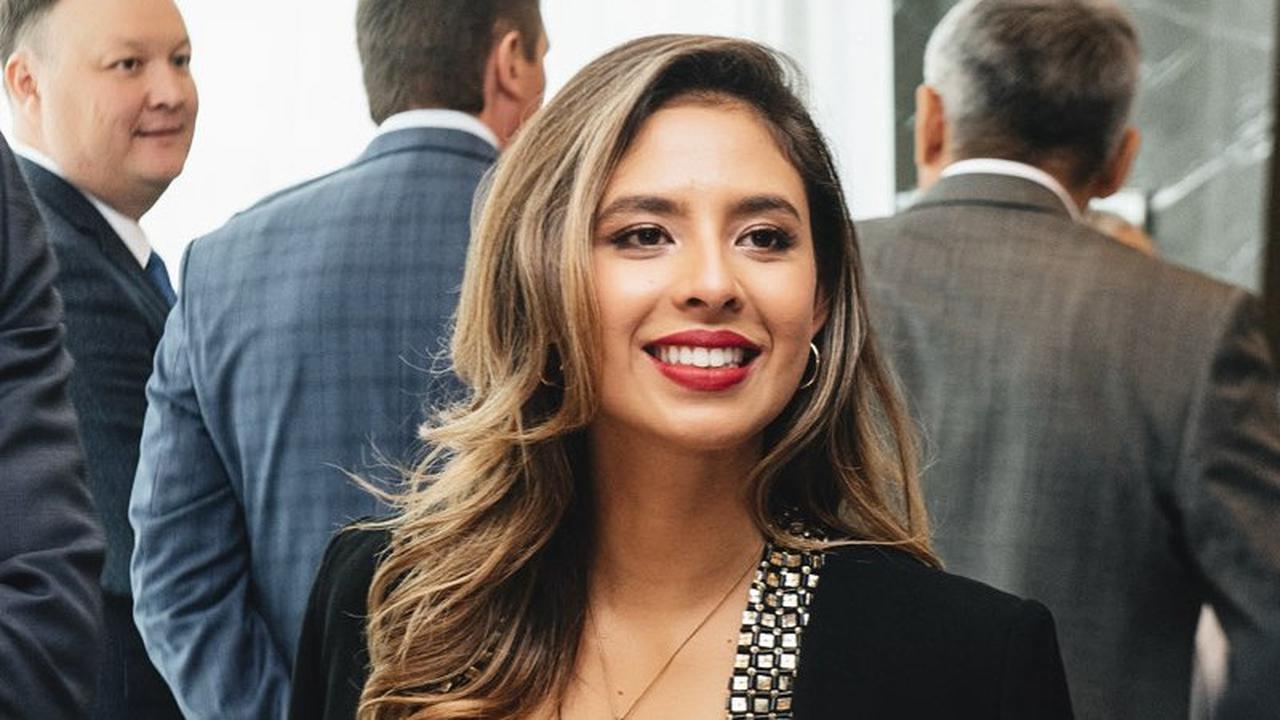 Berwajah Bule, Cantiknya Nadine Kaiser Anak Susi Pudjiastuti di Hari Pernikahannya