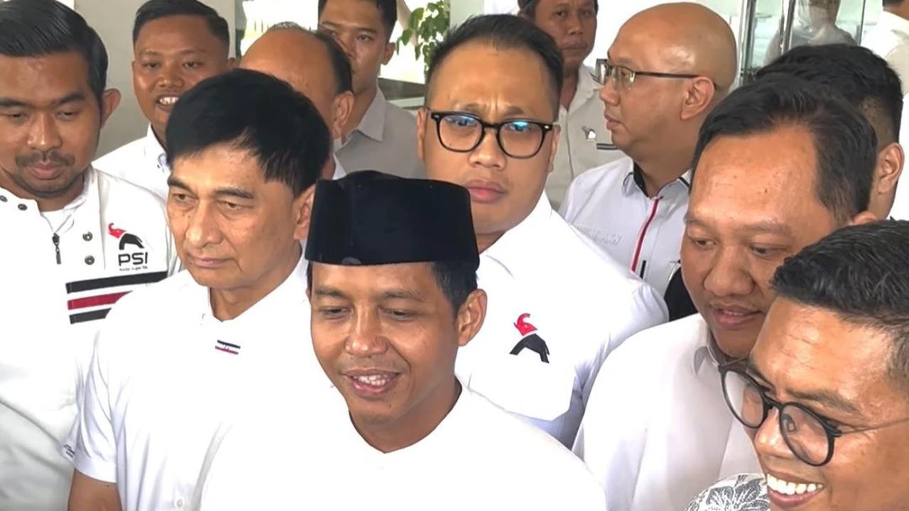 Sekjen Partai Solidaritas Indonesia Raja Juli dan Gubernur Banten Andra Soni saat hadiri acara halal bihalal PSI Banten
