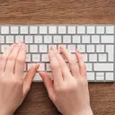 Mau Ngetik Tanpa Harus Ribet Soal Kabel? Cek Rekomendasi Wireless Keyboard di Sini!