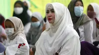 6 Momen Suasana Pengajian Pernikahan Roro Fitria, Digelar Khidmat dan Haru