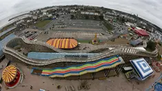 Inilah bentuk Wahana roller coaster tertua di Inggris yang akan kembali dibuka pada hari Jumat besok, Inggris, Kamis (15/10/2015).  Roller coaster ini sudah ada sejak tahun 1920. (REUTERS/Stefan Wermuth)