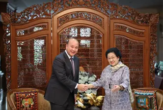 Presiden ke-5 sekaligus Ketua Umum DPP PDI Perjuangan (PDIP) Megawati Soekarnoputri menerima kunjungan Deputi Perdana Menteri Kamboja, Hun Many, di kediamannya di kawasan Menteng, Jakarta Pusat, Selasa (28/7/2026).