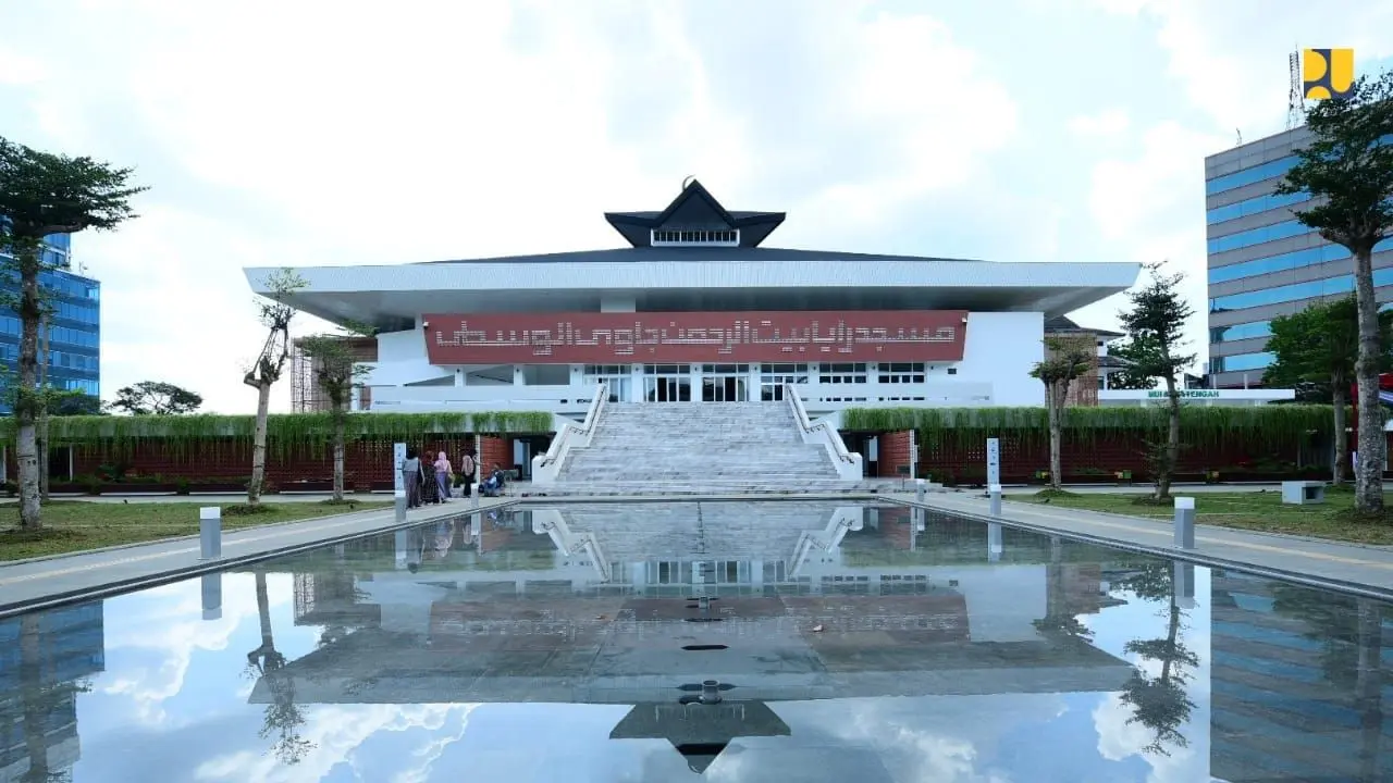Masjid Raya Baiturrahman Semarang rampung direnovasi oleh Kementerian Pekerjaan Umum dan Perumahan Rakyat (PUPR).  (Dok Kementerian PUPR)