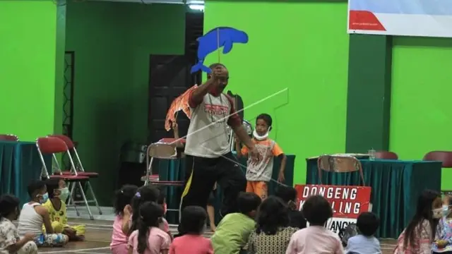 Sosok Pendongeng Lingkungan Keliling, Mundur Jadi Guru demi Selamatkan Hutan dan Satwa Indonesia
