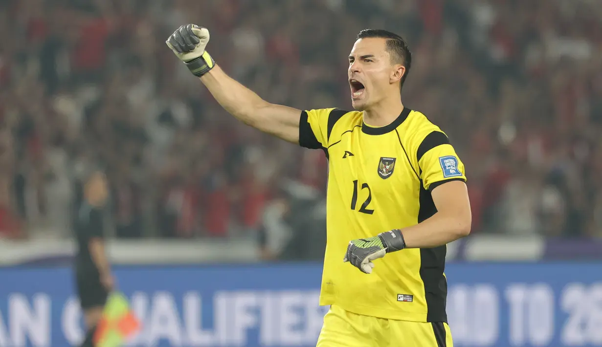 <p>Ekspresi kiper Timnas Indonesia, Emil Audero, saat laga melawan China dalam laga Kualifikasi Piala Dunia 2026 zona Asia di Stadion Utama Gelora Bung Karno (SUGBK) Senayan, Jakarta, Kamis (5/6/2025). (Bola.com/M. Iqbal Ichsan)</p>