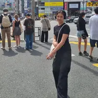 Penampilan anak-anak selebriti kerap mencuri perhatian warganet. Salah satunya adalah anak Nafa Urbach dan Zack Lee, Mikhaela Lee Jowono. Paras cantik gadis yang biasa disebut Mikha itu bahkan kerap disebut seperti artis Korea Jisoo. [Instagram/nafaurbach]