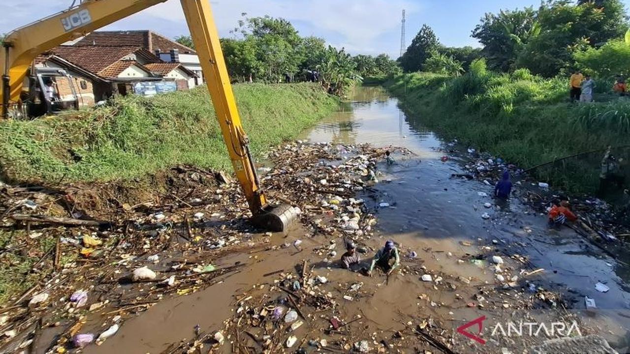 Bukan Sekadar Estetika, Gerakan Tanam Pohon Kudus Jadi Benteng Utama Antisipasi Banjir