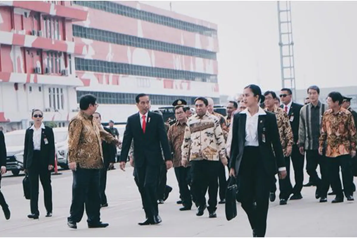 Paspampres Wanita/copyright merdeka.com