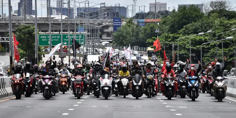 FOTO: Demonstran Desak PM Thailand Prayut Chan-O-Cha Mundur