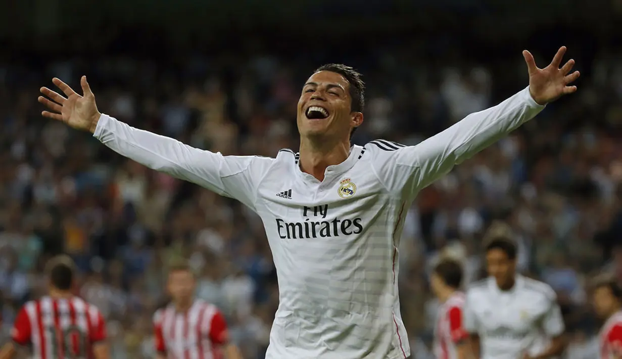 Selebrasi Cristiano Ronaldo usai mencetak gol ketiga ke gawang Athletic Bilbao di Stadion Santiago Bernabeu, (6/10). (REUTERS/Sergio Perez)