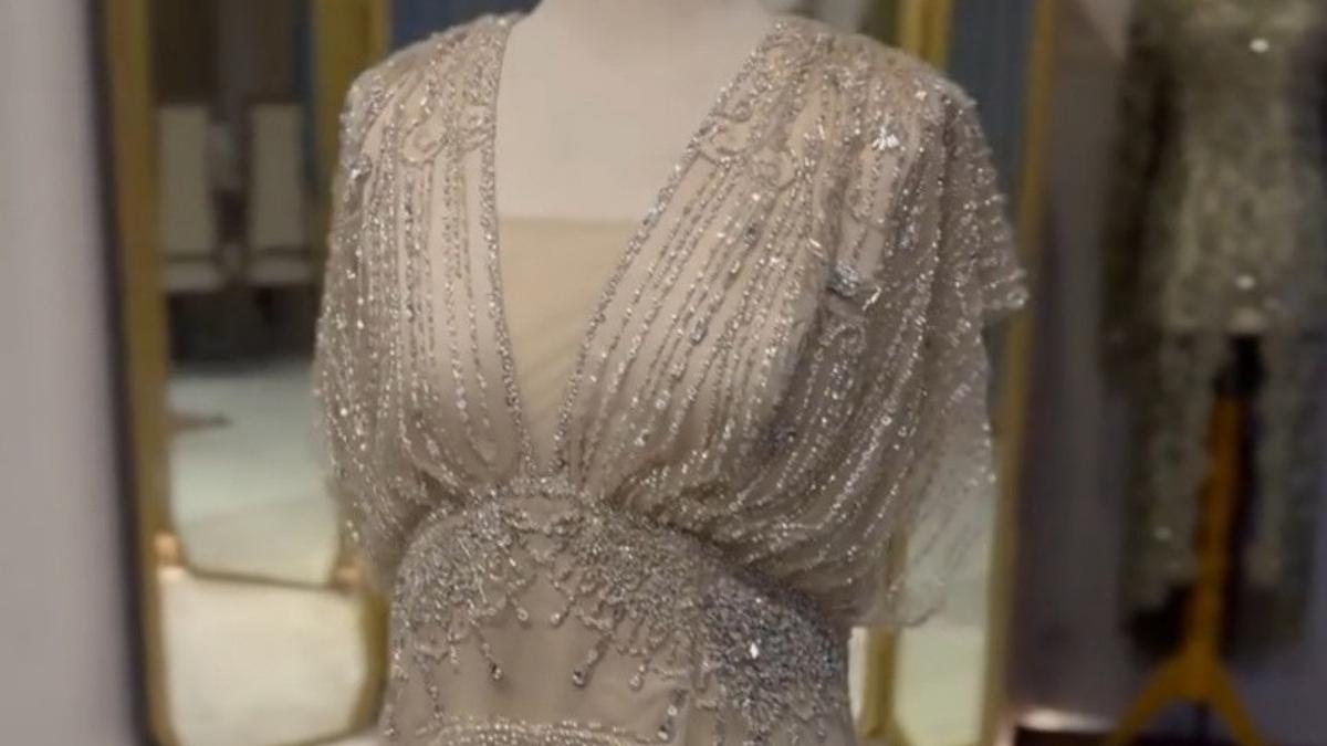 Gaun Seragam Tamara Bleszynski yang Batal Dikenakan di Pernikahan Putranya Teuku Rassya