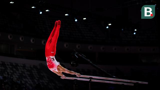 Foto: Momen-Momen Spektakuler Para Pesenam Putra di Babak Kualifikasi Kejuaraan Dunia Gimnastik 2025