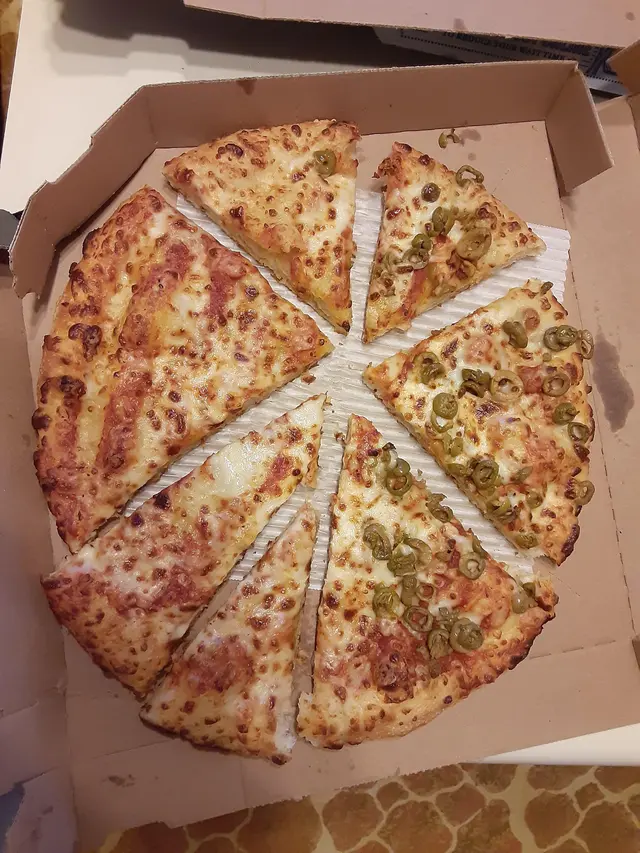 6 Potongan Pizza Ini Nyeleneh Banget, Terasa Tidak Adil