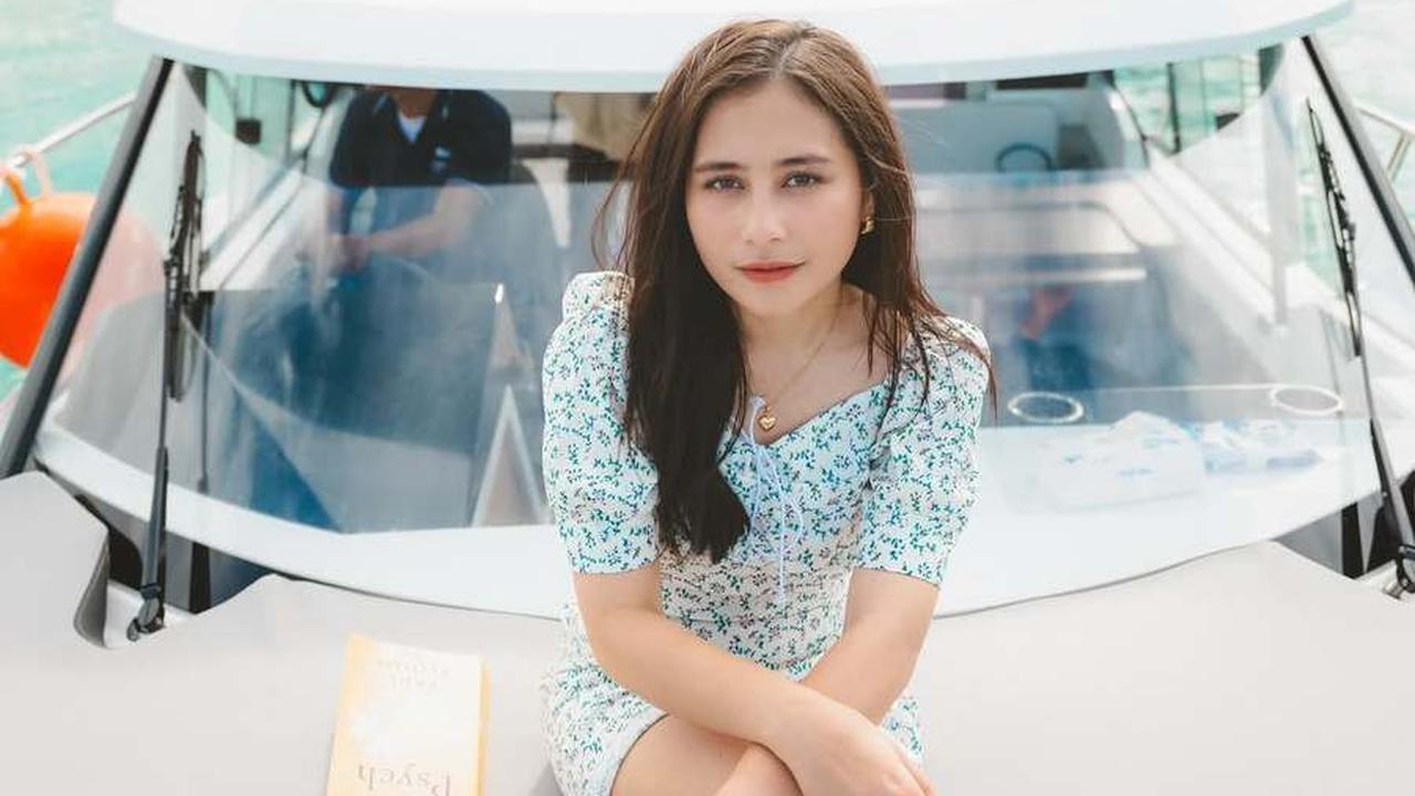 Potret Prilly Liburan Pakai Yacht Mewahnya, Aura Perempuan Sukses Kuat Terpampang Nyata