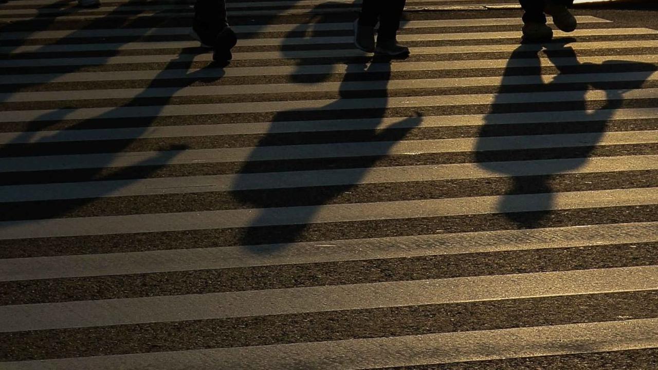 Pemerintah Provinsi DKI Jakarta mengajak masyarakat untuk meningkatkan kualitas udara di ibu kota dengan berjalan kaki. Foto: Liputan6.com / Herman Zakharia<br>