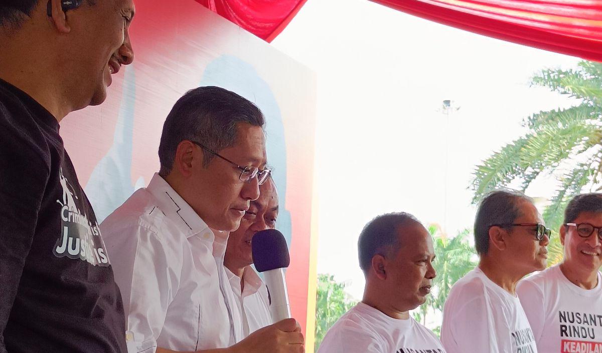 "Artinya adalah hukum yang tegak tetapi keadilan roboh maka sesungguhnya hukum itu roboh dengan sendirinya. Hukum yang ditegakkan tanpa mempertimbangkan azas keadilan bahkan melecehkan azas keadilan itu adalah hukum yang secara yuridis dan sosial sesat,"