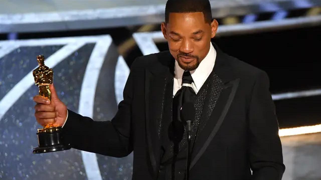 Jaden Smith Datang ke Grammy Awards 2025 Sambil Bawa-Bawa Kastil di Kepala