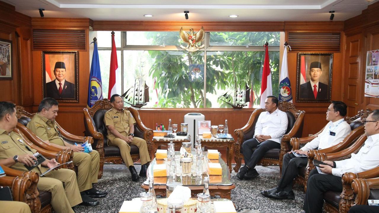 Mendagri Muhammad Tito Karnavian Bertemu Mendukbangga/Kepala BKKBN, Wihaji