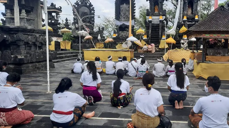 Pura Ponjok Batu dan Sejarah Batu Perahu di Buleleng