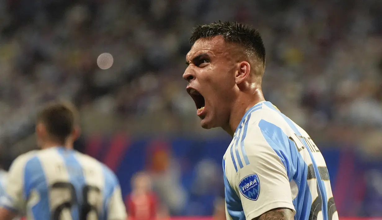 Gol Argentina dalam pertandingan ini dicetak Julian Alvarez dan Lautaro Martinez di babak kedua.  (AP Photo/Mike Stewart)